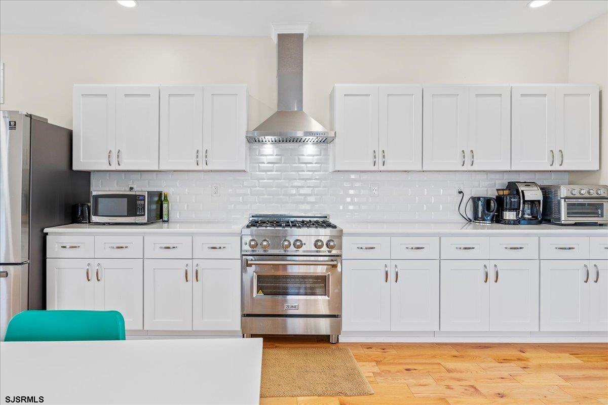 Ventnor, New Jersey 08406, United States, 6 Bedrooms Bedrooms, ,5 BathroomsBathrooms,Residential,Active,17370