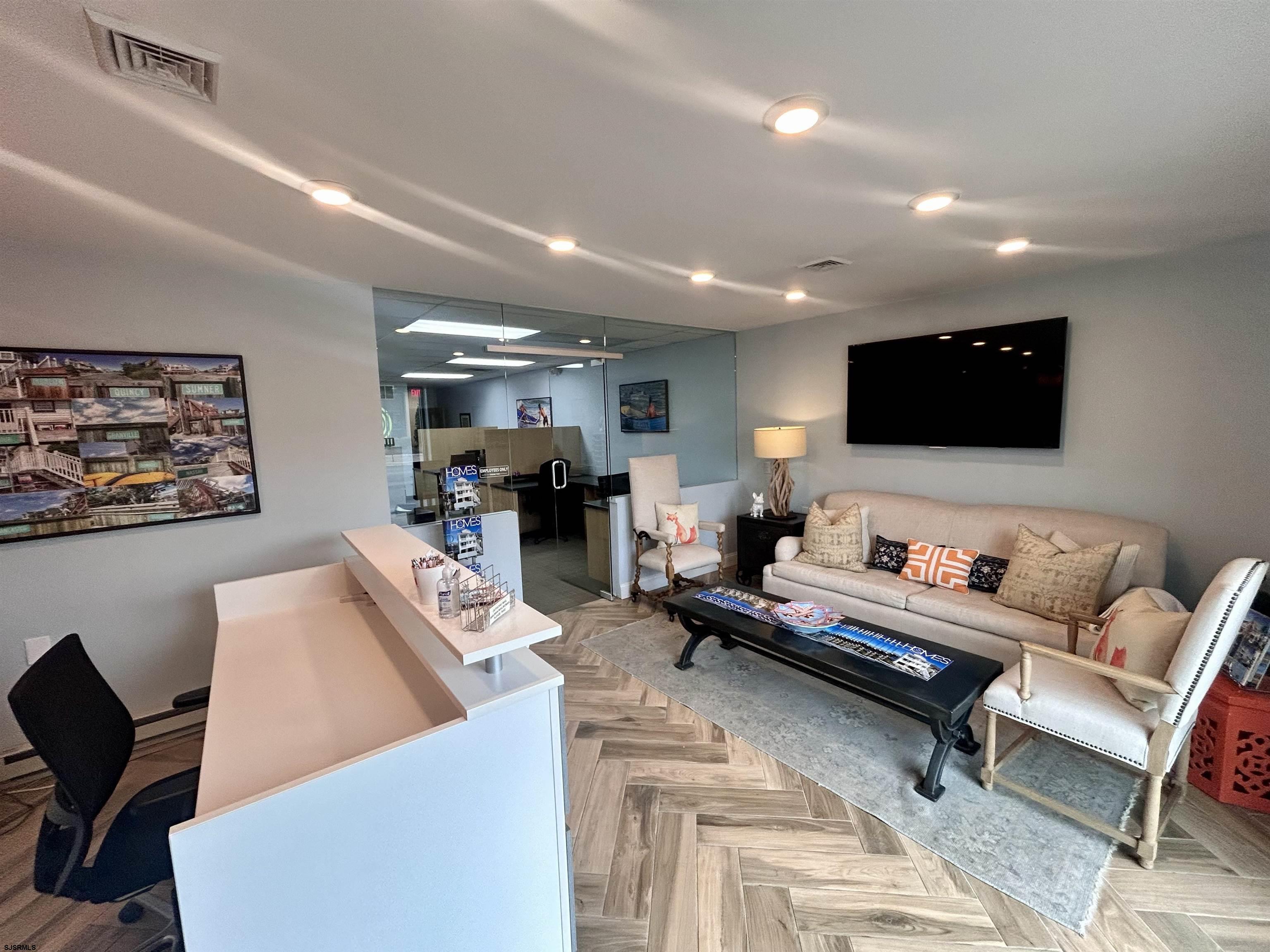9200-9202 Ventnor