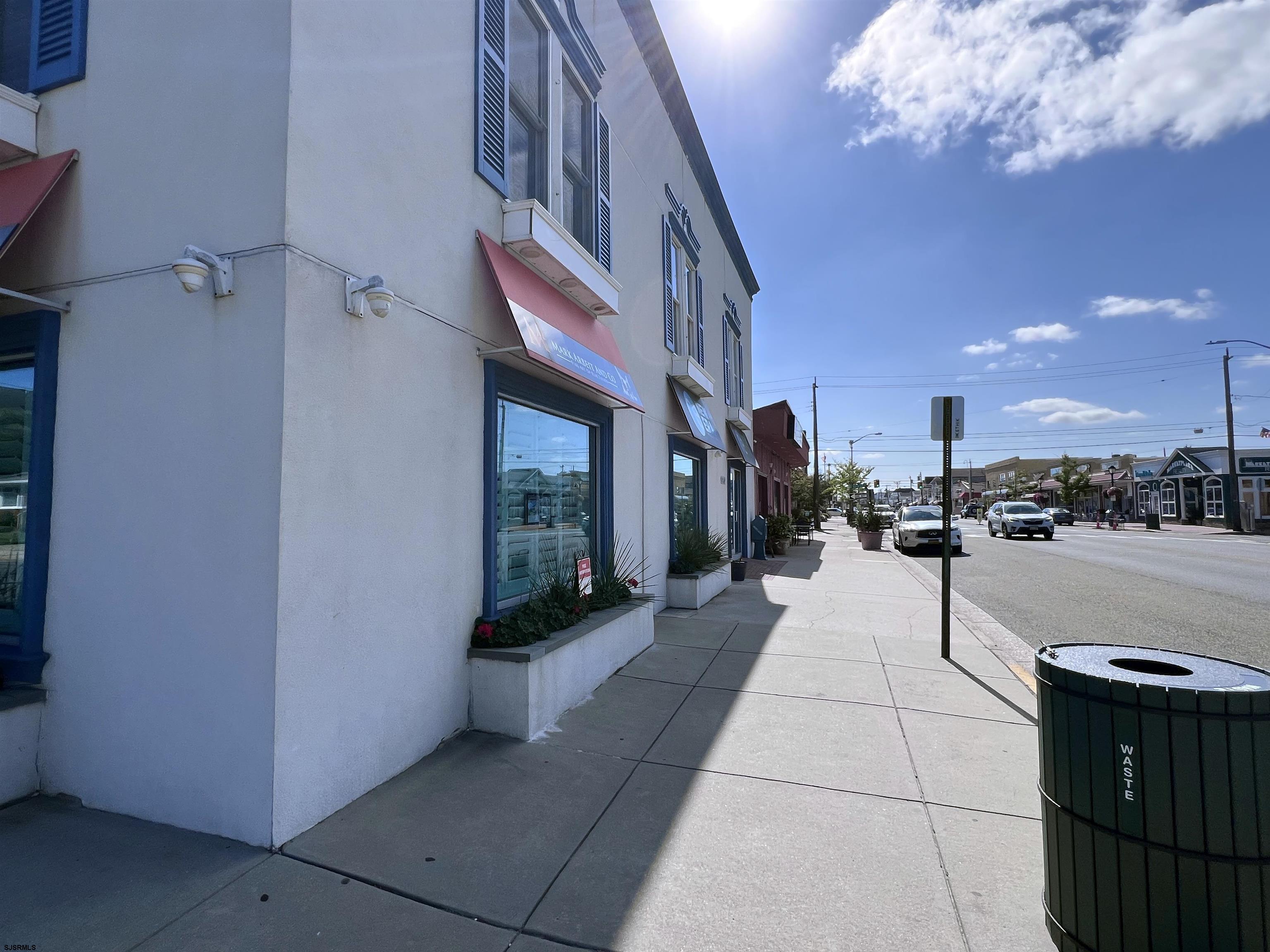 9200-9202 Ventnor