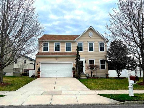 Homes For Sale - 7 Renaissance Dr<br/> Mays Landing, NJ 08330