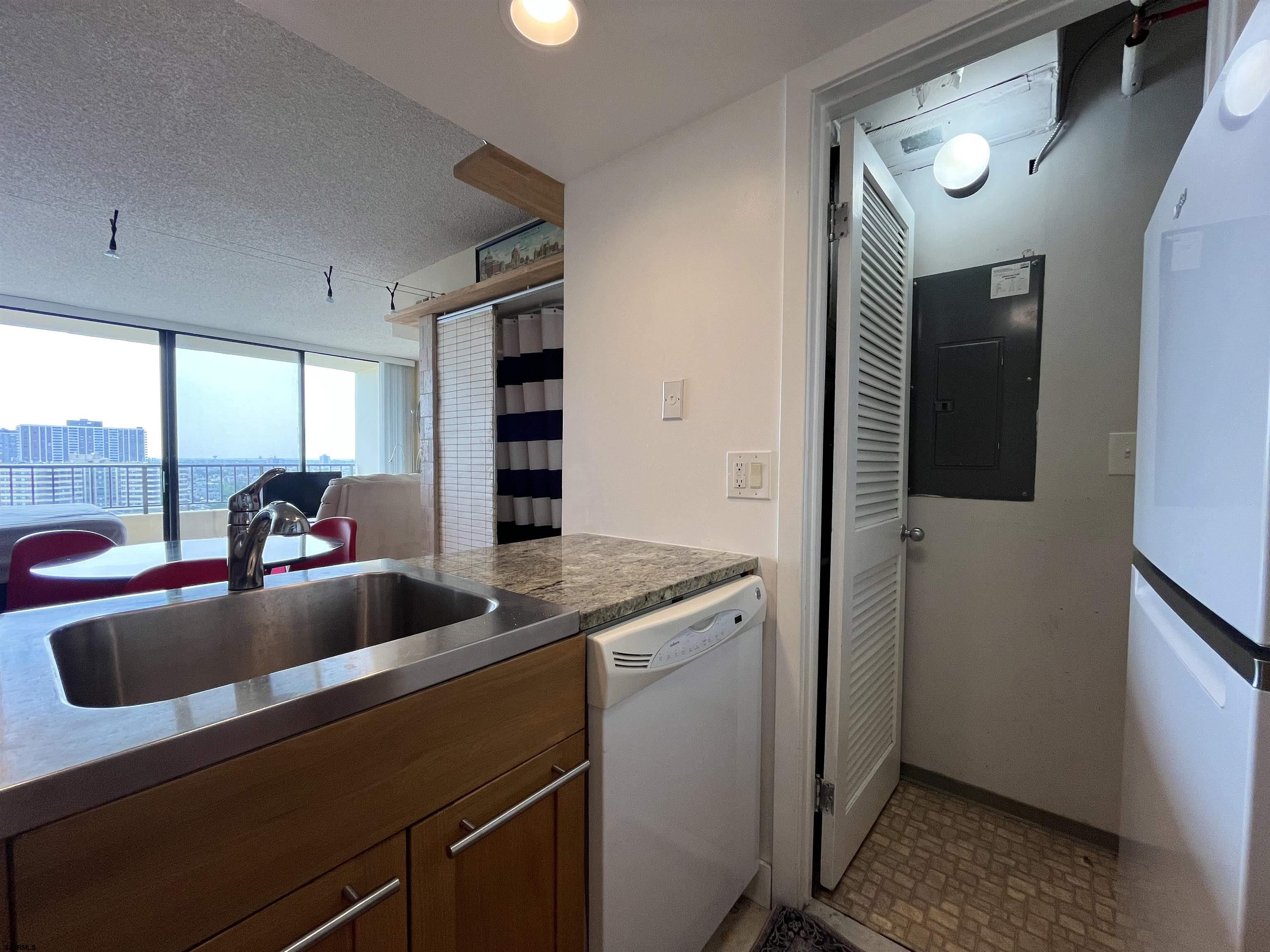 Atlantic City, New Jersey 08401, United States, ,1 BathroomBathrooms,Residential,Active,185860