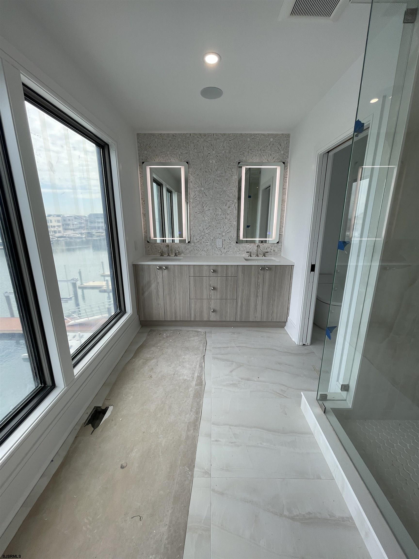 Margate, New Jersey 08402, United States, 5 Bedrooms Bedrooms, ,6 BathroomsBathrooms,Residential,Active,72539