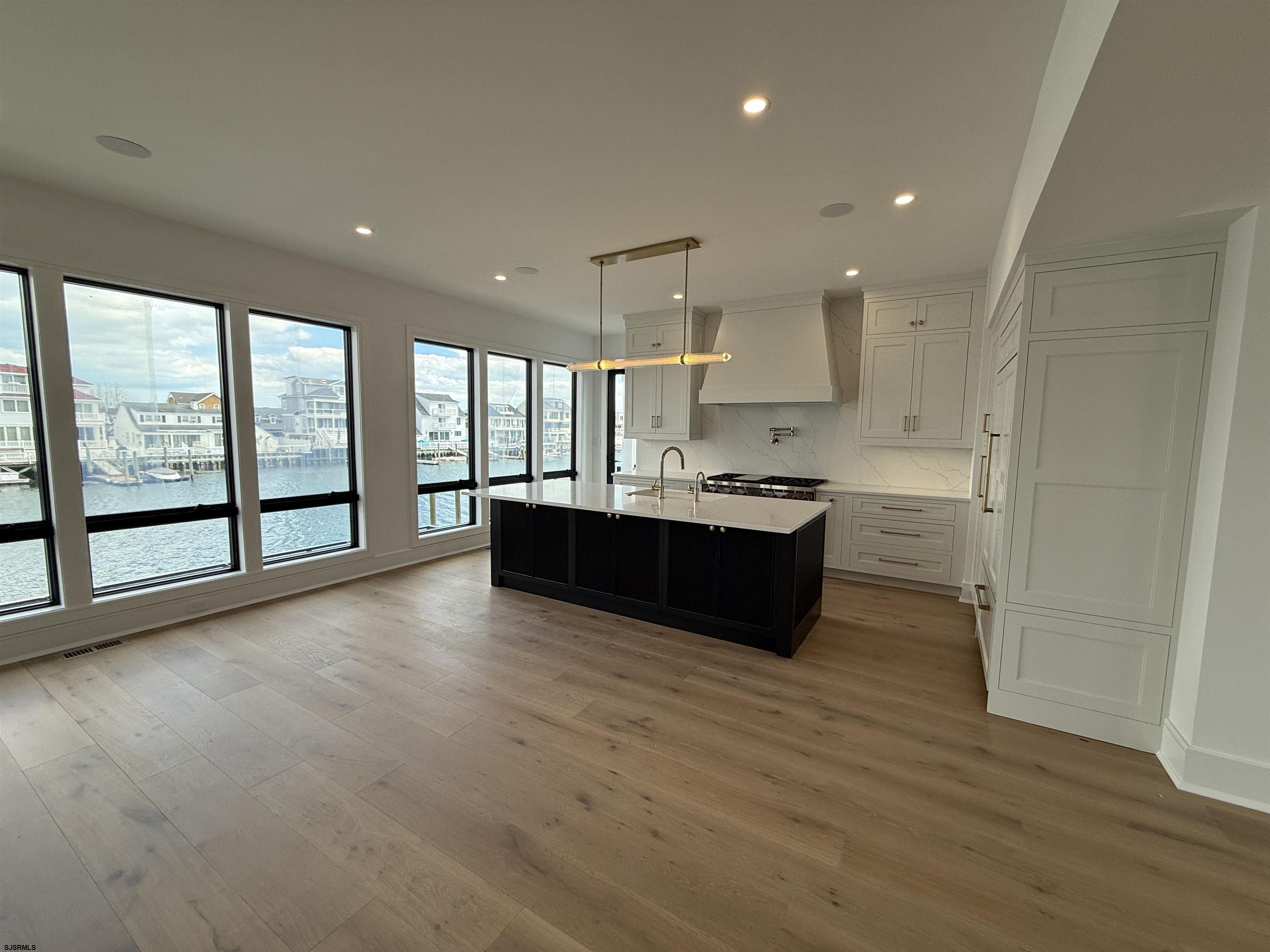 Margate, New Jersey 08402, United States, 5 Bedrooms Bedrooms, ,6 BathroomsBathrooms,Residential,Active,72539