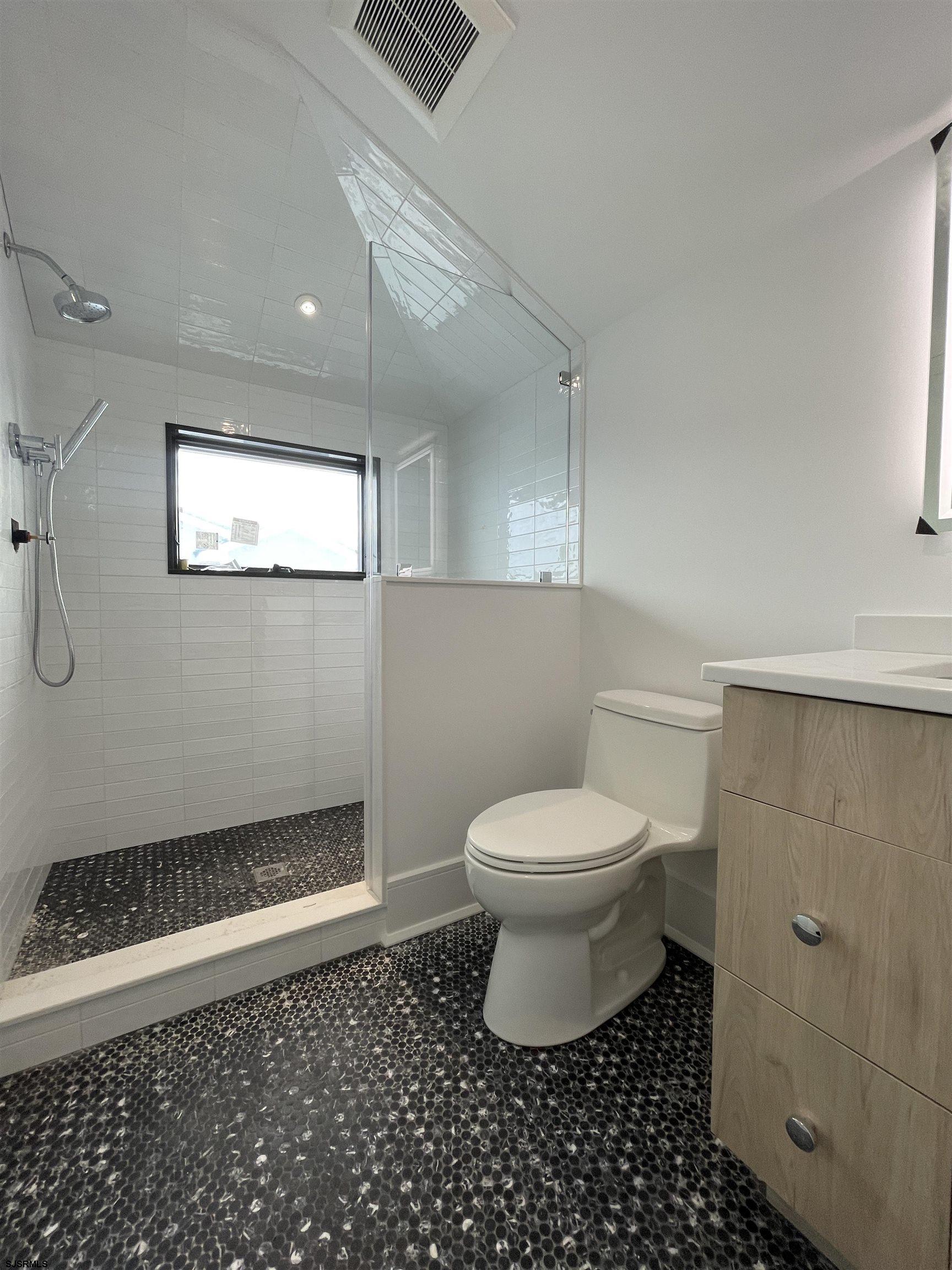 Margate, New Jersey 08402, United States, 5 Bedrooms Bedrooms, ,6 BathroomsBathrooms,Residential,Active,72539