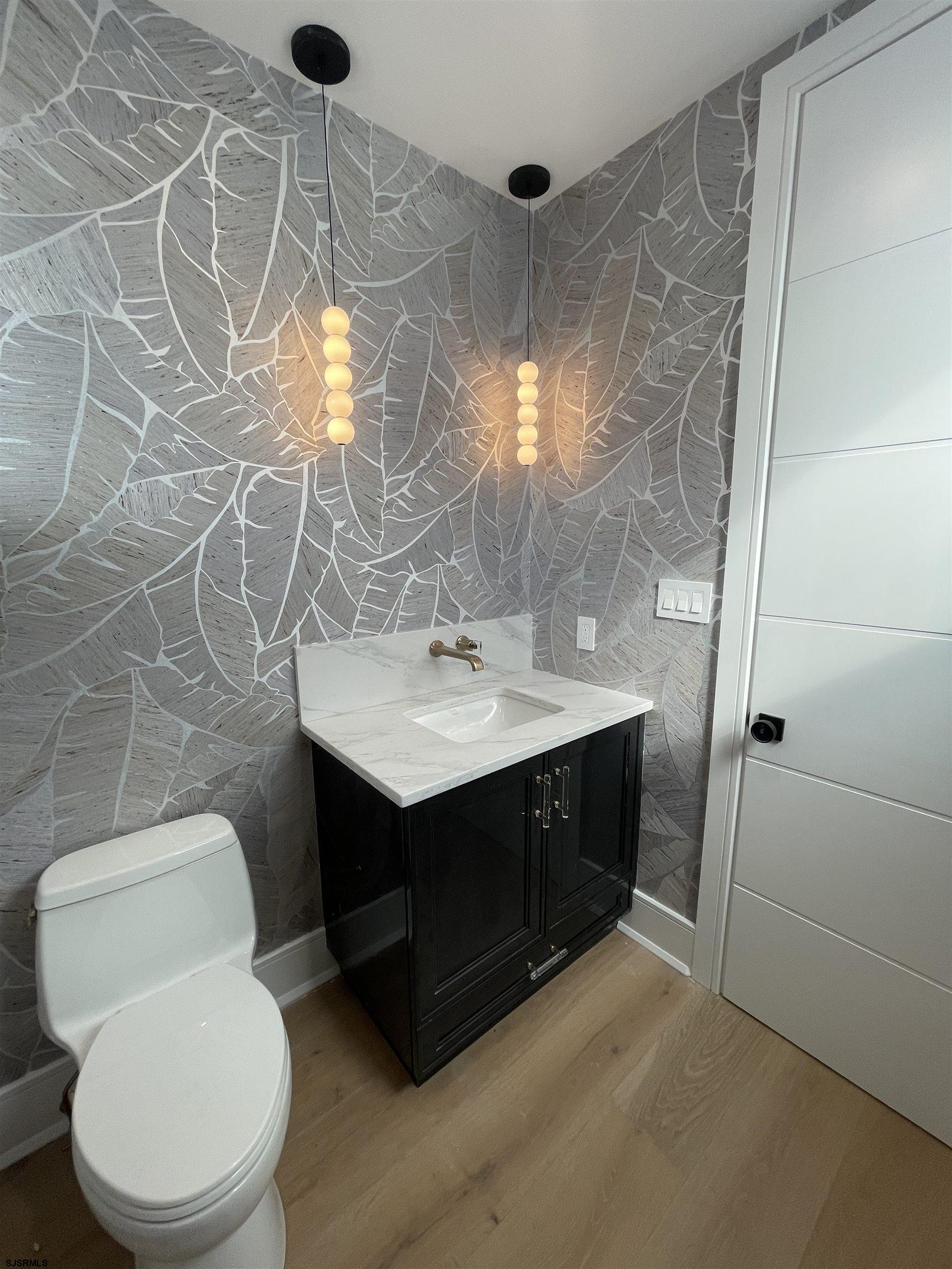 Margate, New Jersey 08402, United States, 5 Bedrooms Bedrooms, ,6 BathroomsBathrooms,Residential,Active,72539