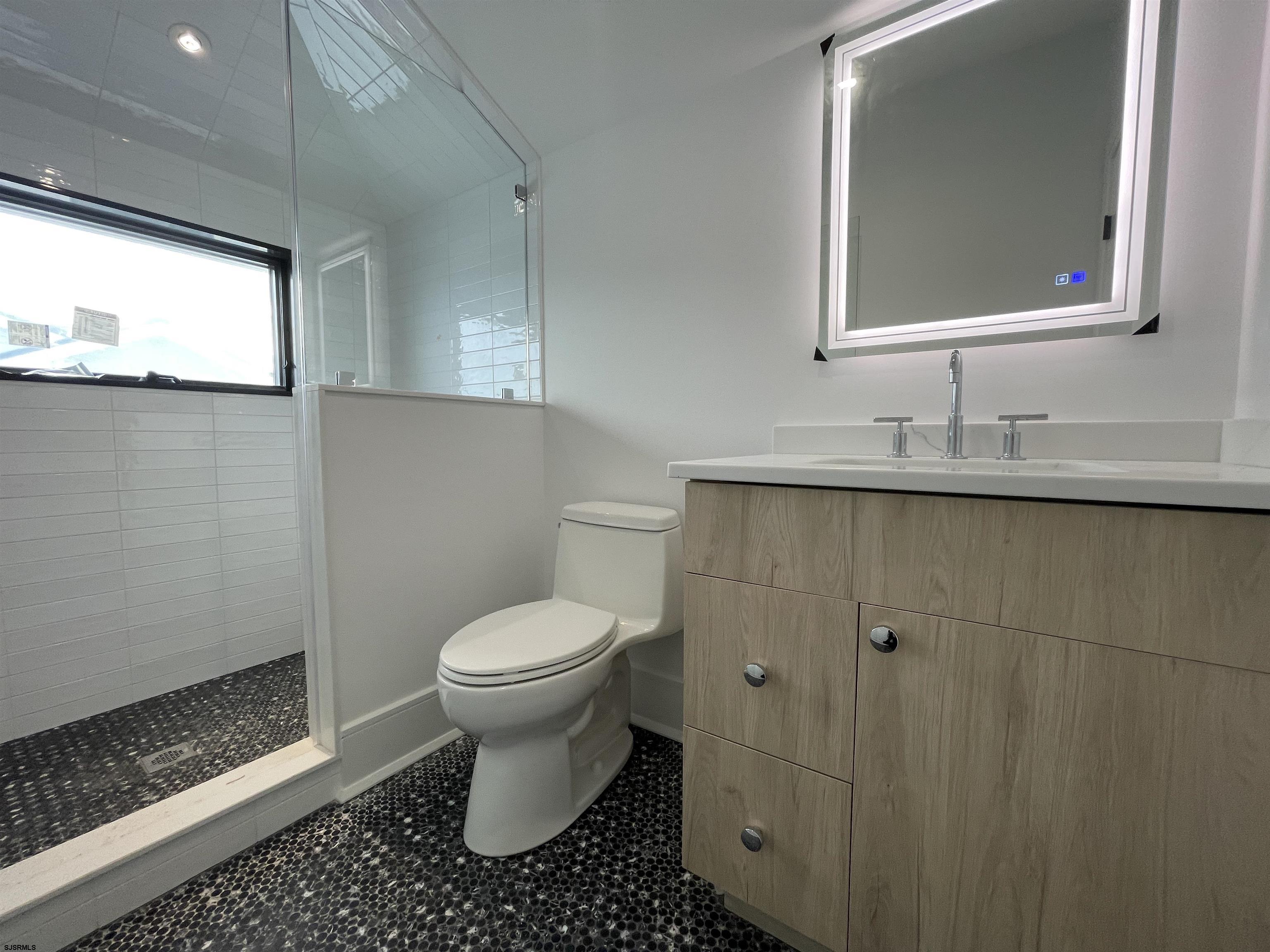 Margate, New Jersey 08402, United States, 5 Bedrooms Bedrooms, ,6 BathroomsBathrooms,Residential,Active,72539