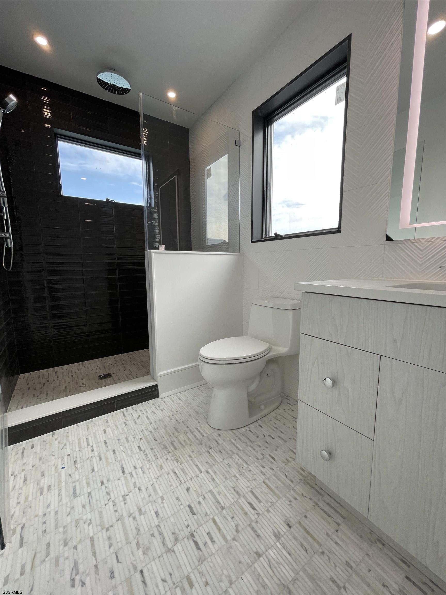 Margate, New Jersey 08402, United States, 5 Bedrooms Bedrooms, ,6 BathroomsBathrooms,Residential,Active,72539