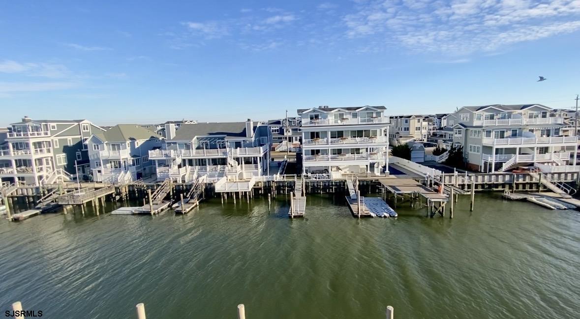 2425 Harbor Ave 2425