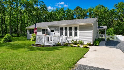 Photo of 328 W Moss Mill RD, Galloway Township, NJ 08215 (MLS # 608774)