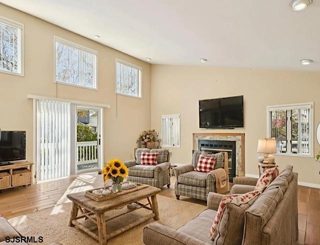 1 Seaside Ct