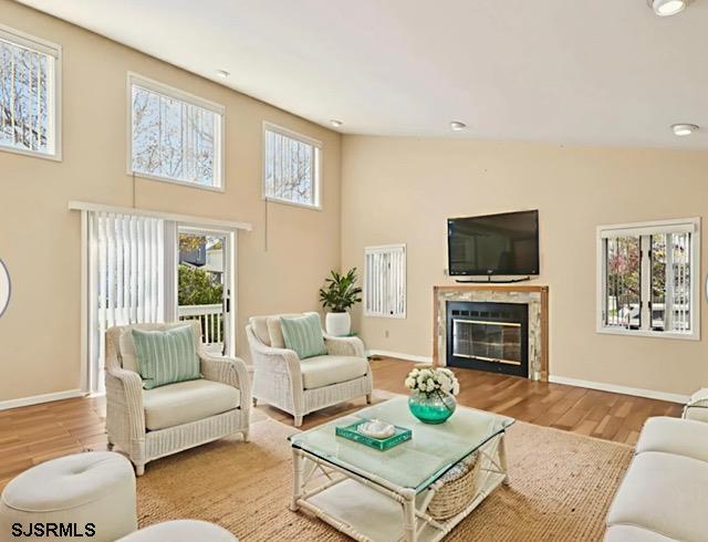 1 Seaside Ct
