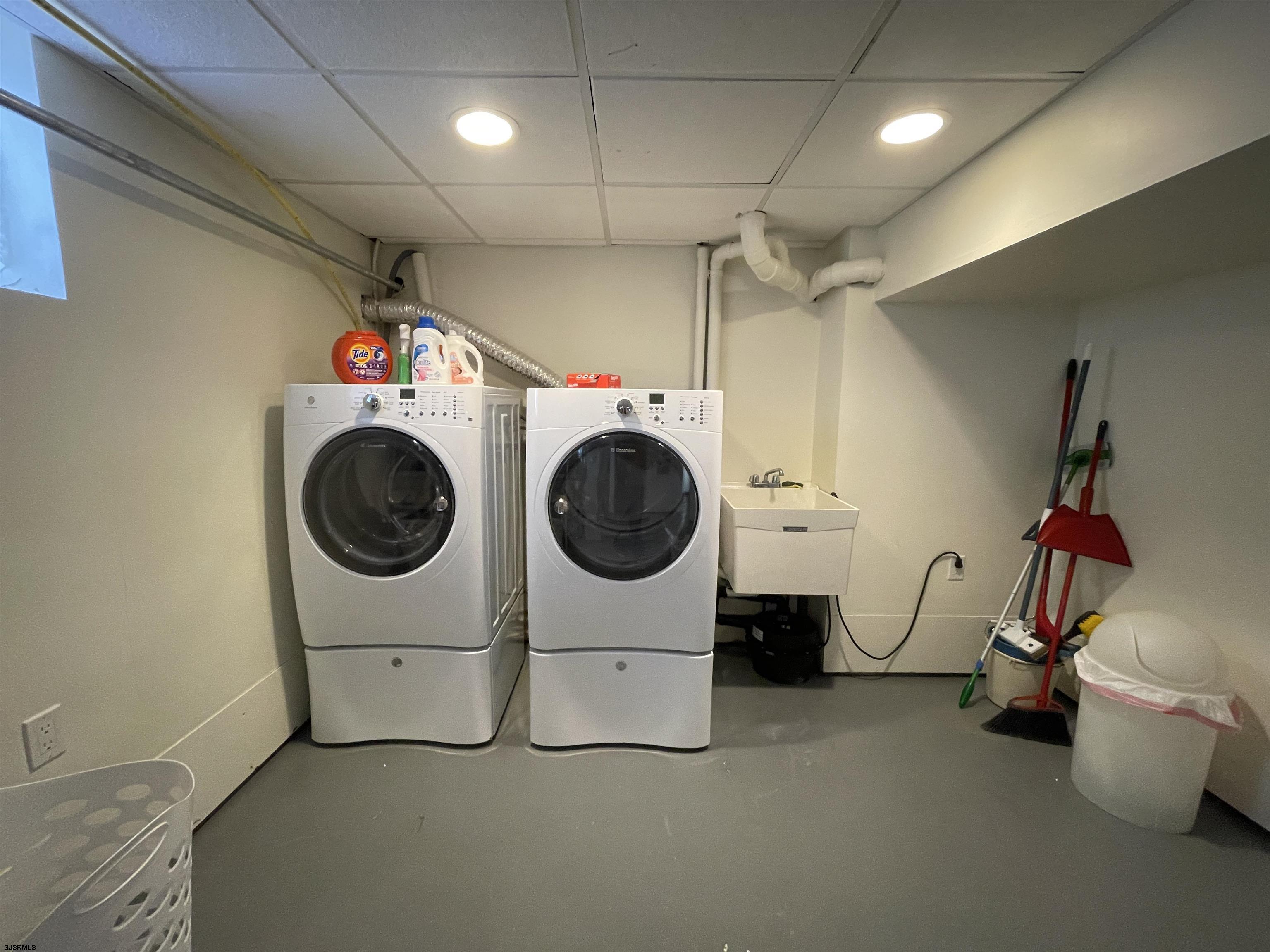 Margate, New Jersey 08402, United States, 4 Bedrooms Bedrooms, ,5 BathroomsBathrooms,Residential,Active,47370