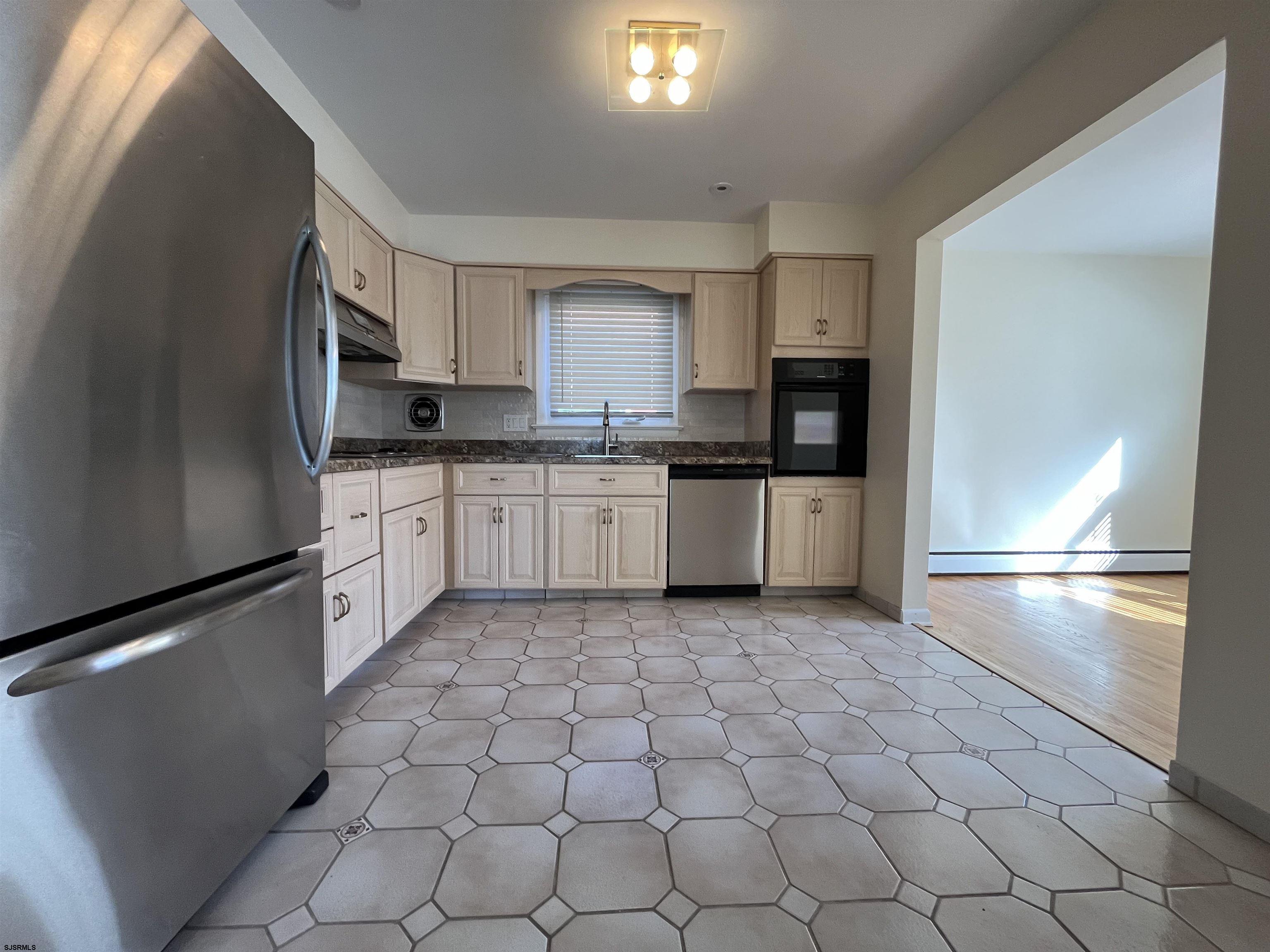 Atlantic City, New Jersey 08401, United States, 3 Bedrooms Bedrooms, ,2 BathroomsBathrooms,Residential,Active,37550