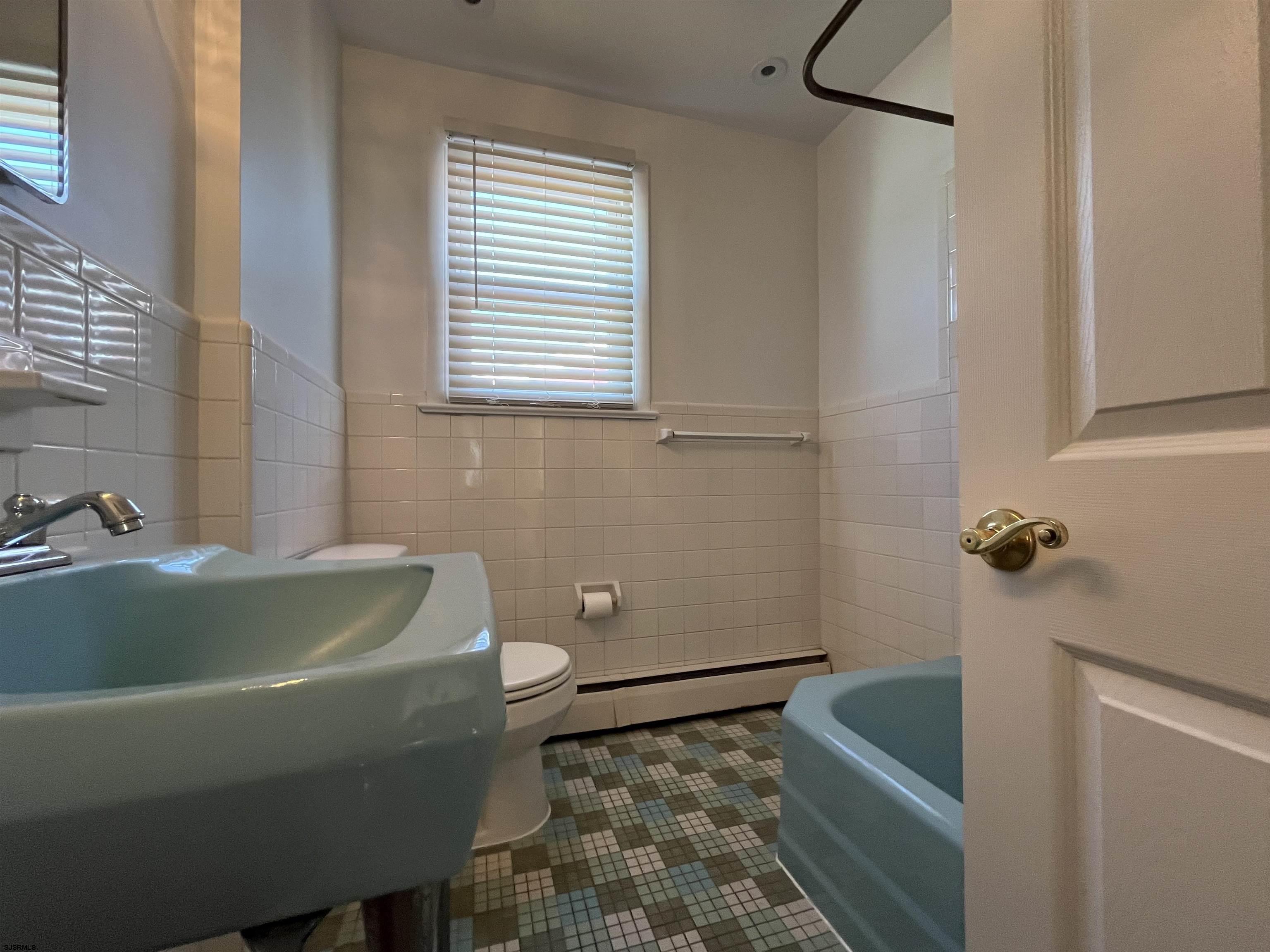 Atlantic City, New Jersey 08401, United States, 3 Bedrooms Bedrooms, ,2 BathroomsBathrooms,Residential,Active,37550