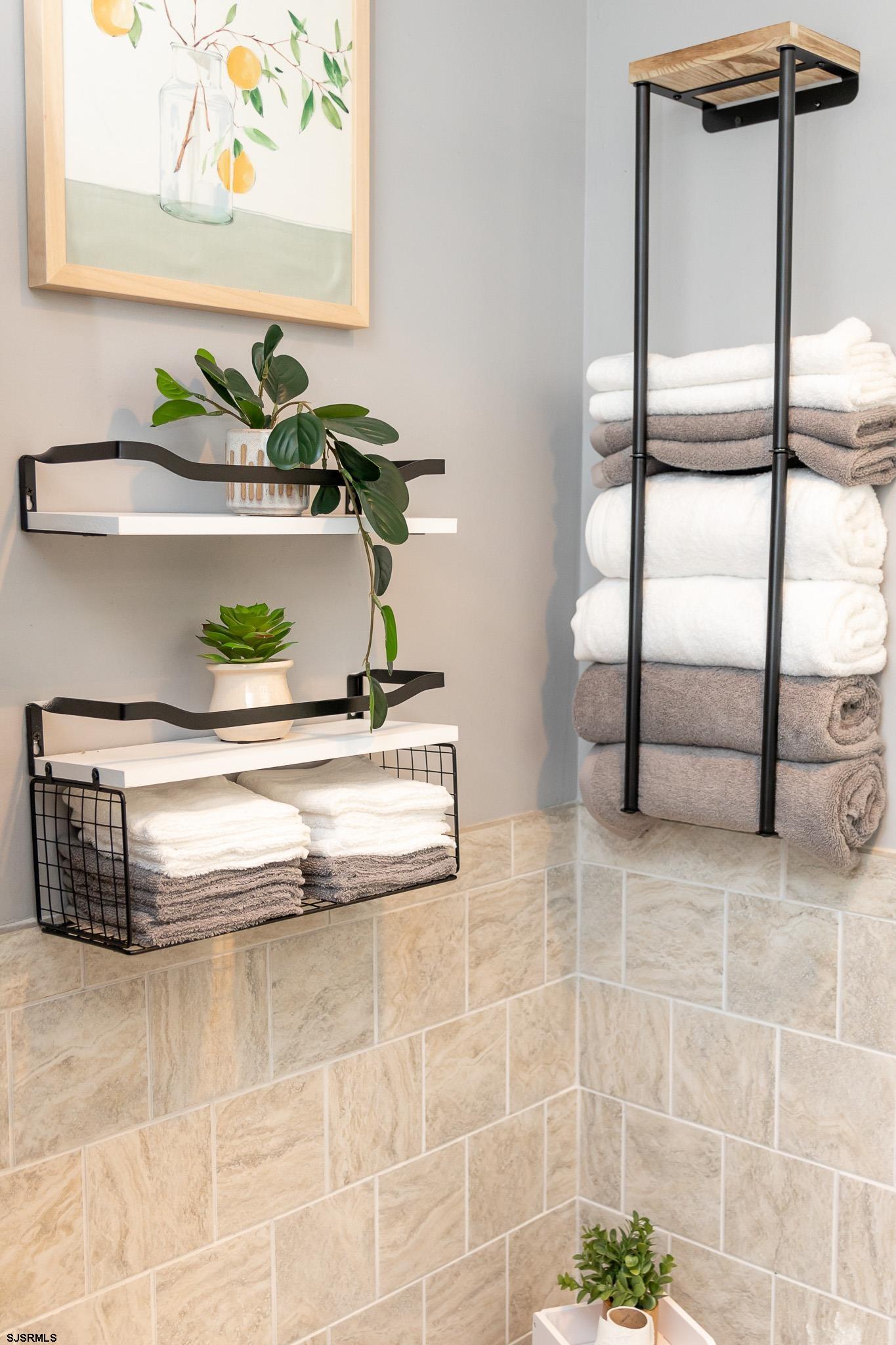 Atlantic City, New Jersey 08401, United States, 3 Bedrooms Bedrooms, ,2 BathroomsBathrooms,Residential,Pending,10843