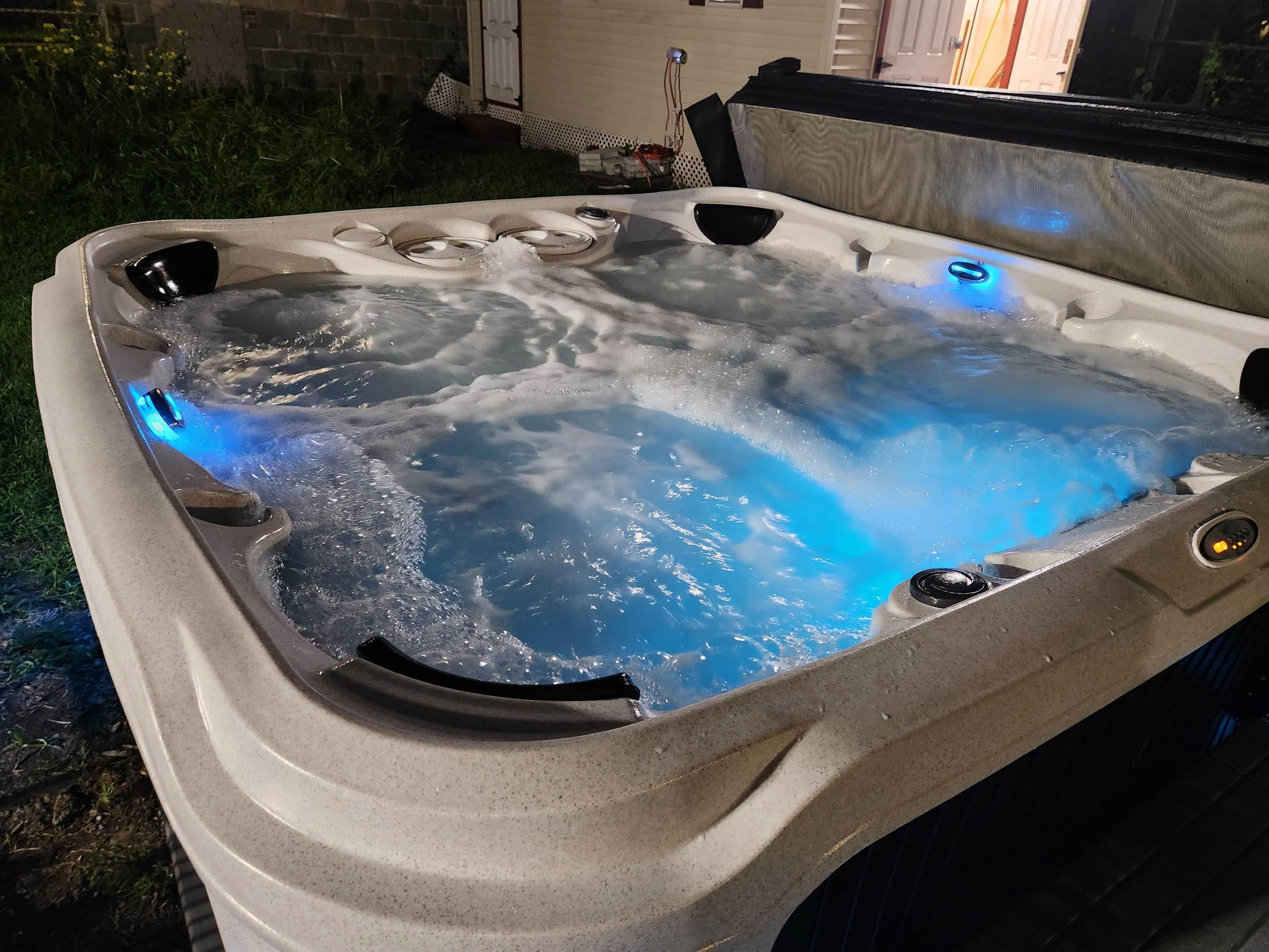 Atlantic City, New Jersey 08401, United States, 3 Bedrooms Bedrooms, ,2 BathroomsBathrooms,Residential,Pending,10843