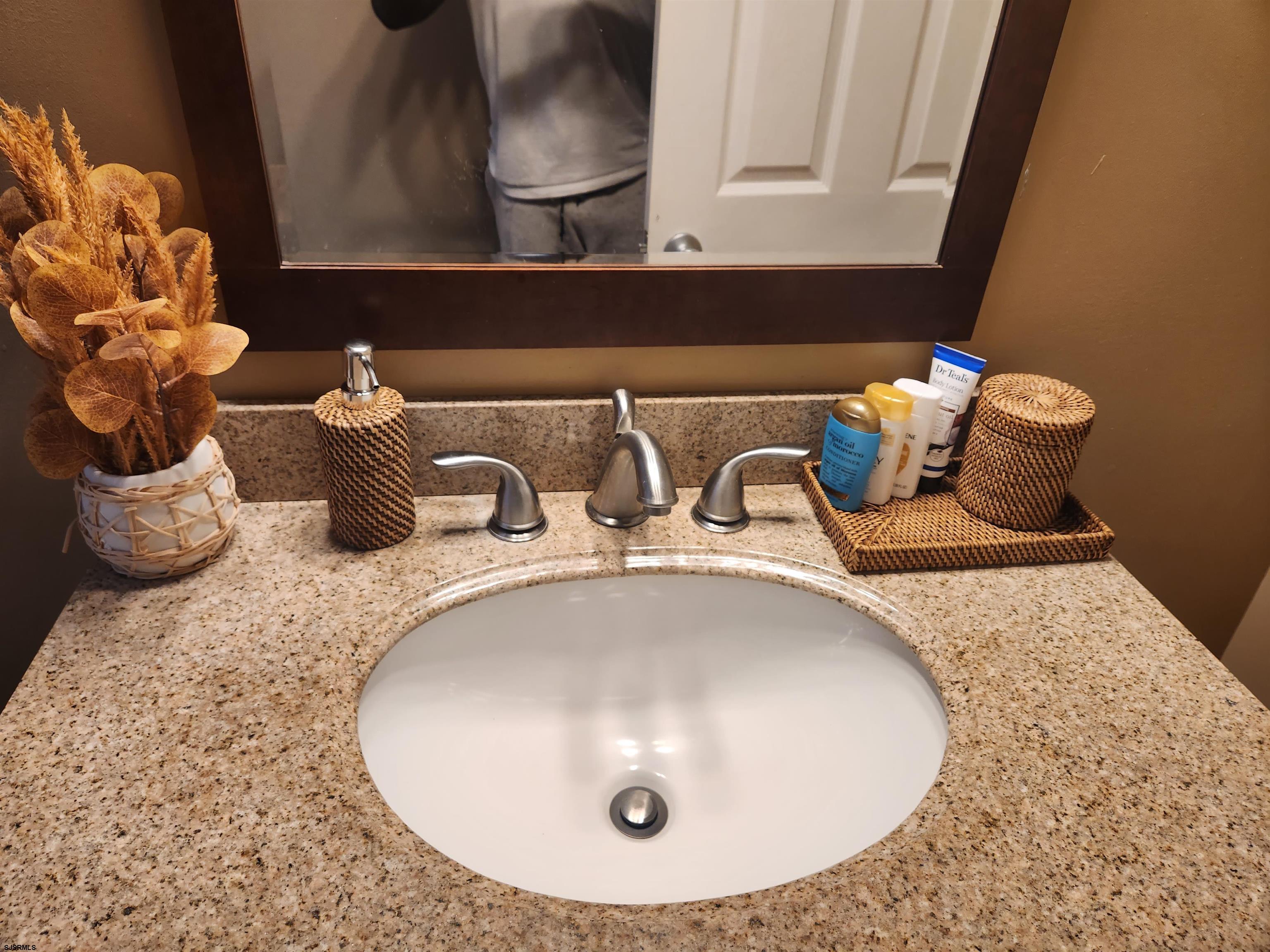 Atlantic City, New Jersey 08401, United States, 3 Bedrooms Bedrooms, ,2 BathroomsBathrooms,Residential,Pending,10843