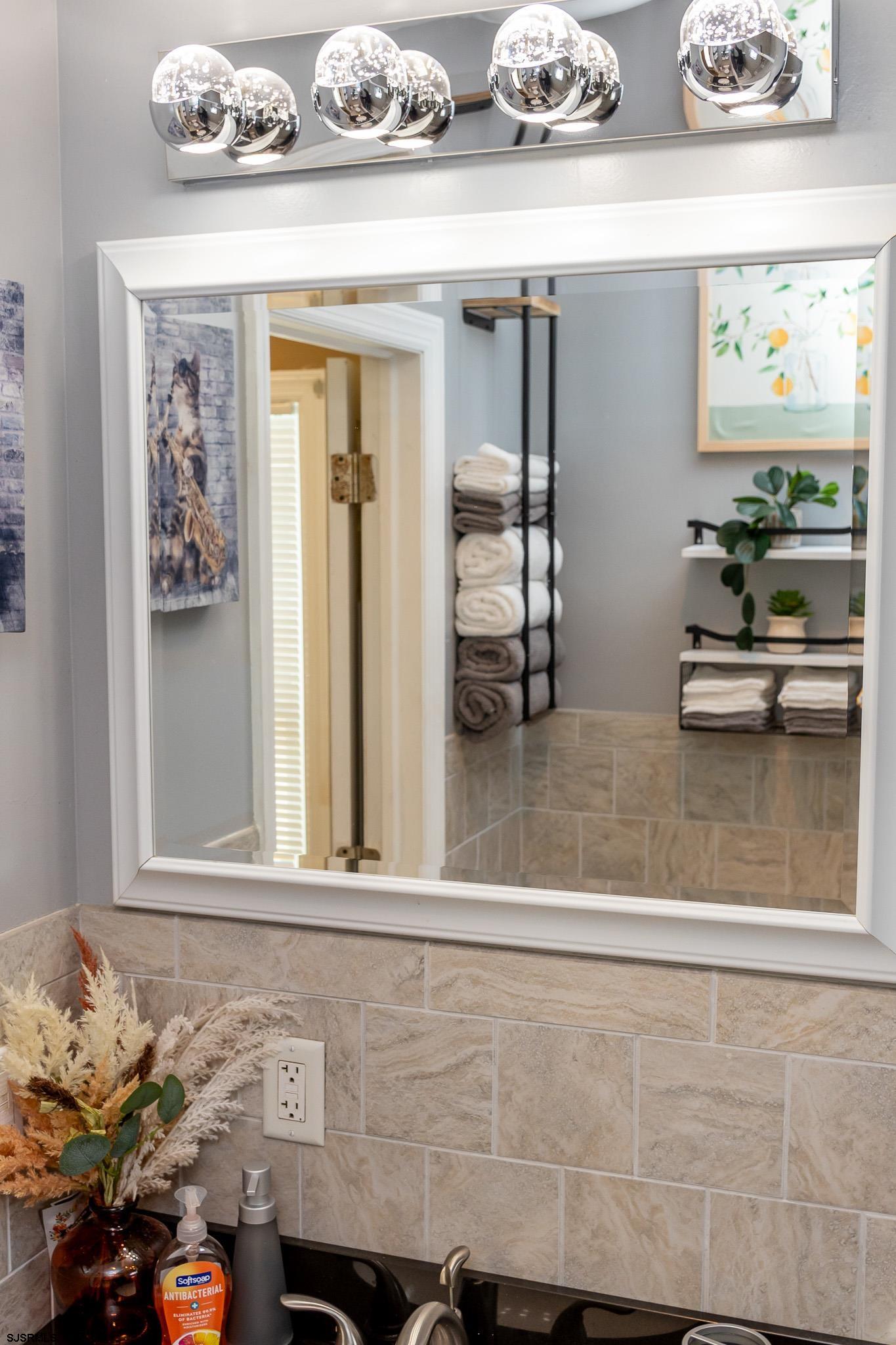 Atlantic City, New Jersey 08401, United States, 3 Bedrooms Bedrooms, ,2 BathroomsBathrooms,Residential,Pending,10843