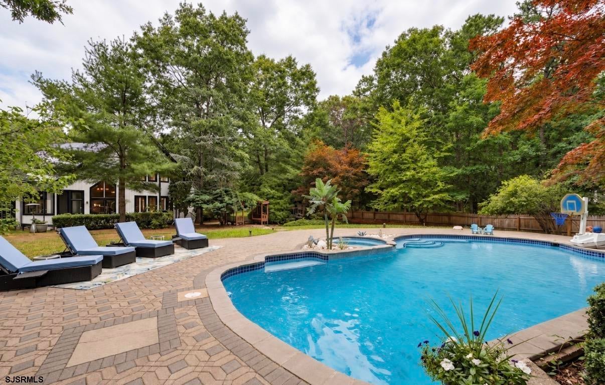 209 Shady Knoll Ln