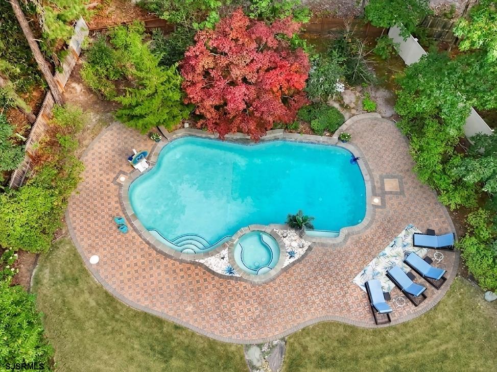209 Shady Knoll Ln