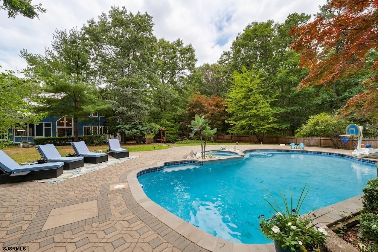 209 Shady Knoll Ln