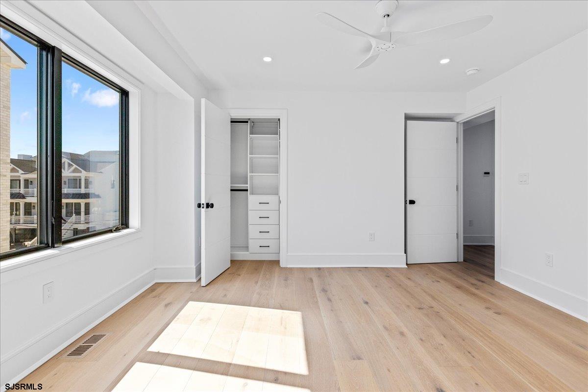 Margate, New Jersey 08402, United States, 5 Bedrooms Bedrooms, ,6 BathroomsBathrooms,Residential,Active,138330