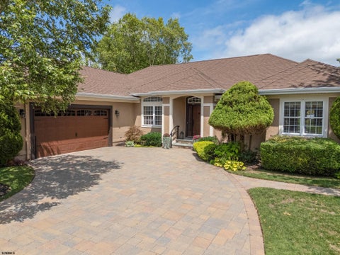 Photo of 20 Pebble Dr, Egg Harbor Township, NJ 08234 (MLS # 611224)