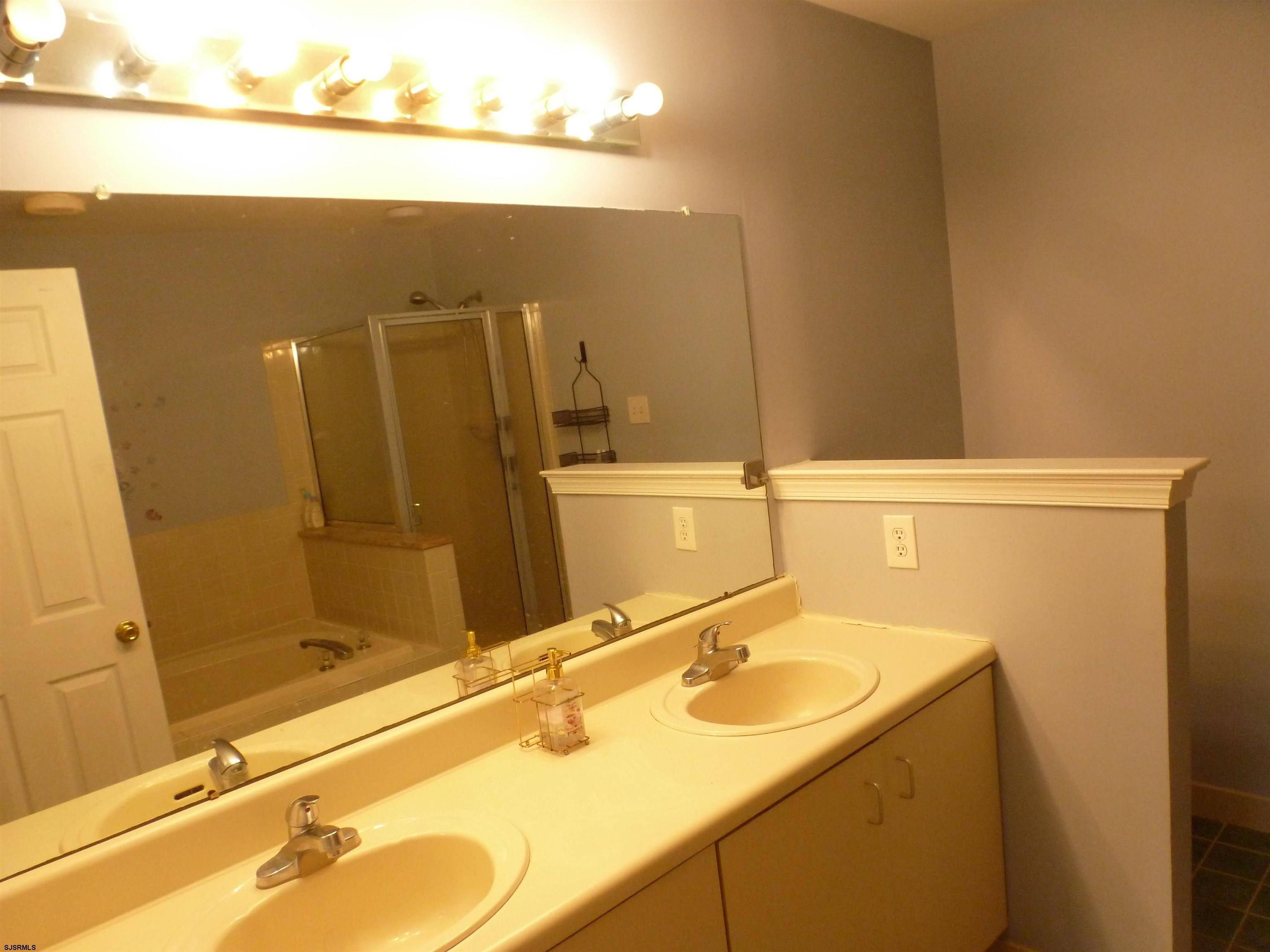 Galloway Township, New Jersey 08205, United States, 4 Bedrooms Bedrooms, ,3 BathroomsBathrooms,Residential,Active,193809