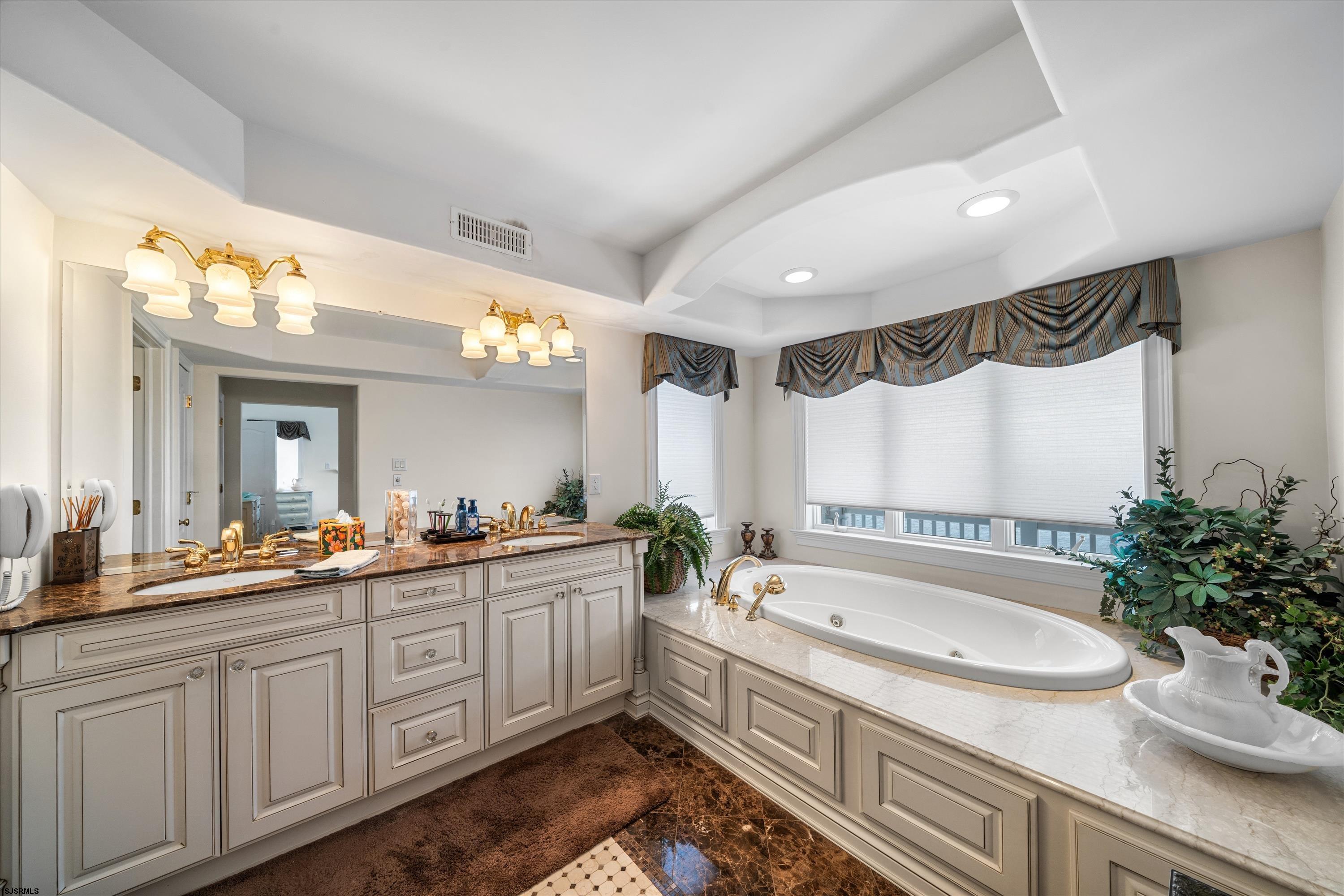 Ocean City, New Jersey 08226, United States, 5 Bedrooms Bedrooms, ,5 BathroomsBathrooms,Residential,Pending,228522