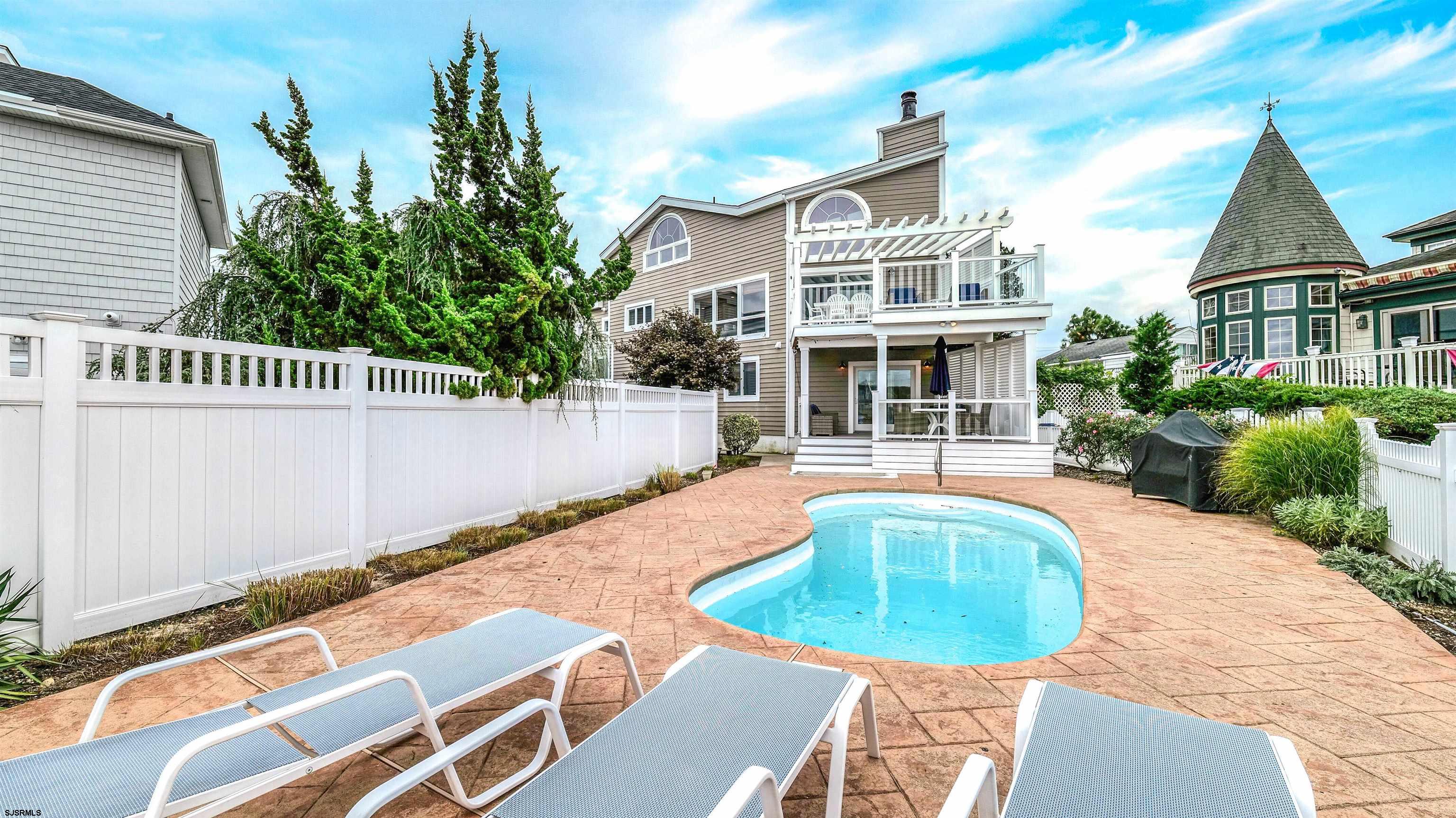 112 W Atlantic Blvd
