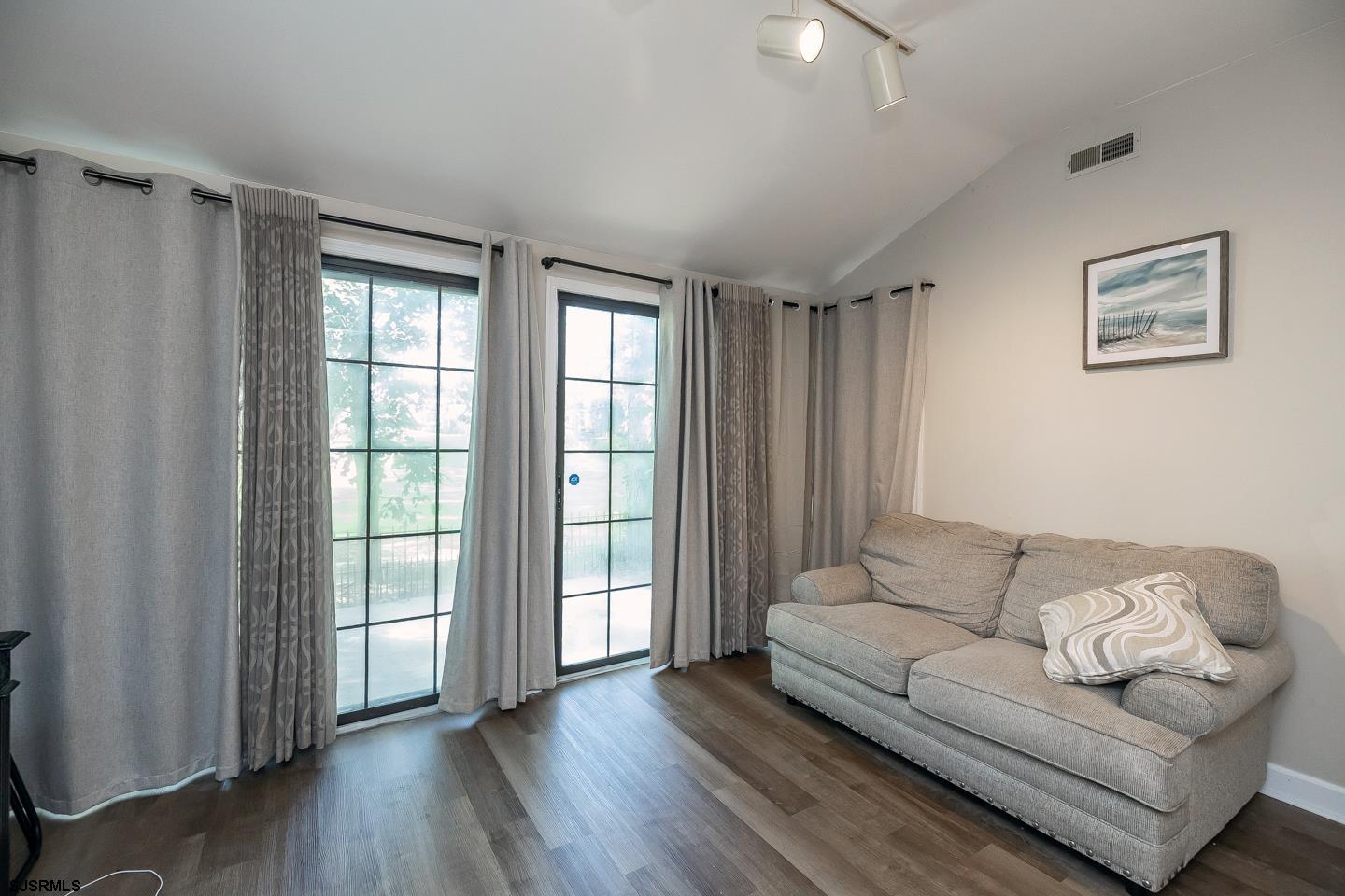 Mays Landing, New Jersey 08330, United States, 2 Bedrooms Bedrooms, ,2 BathroomsBathrooms,Residential,Active,204520