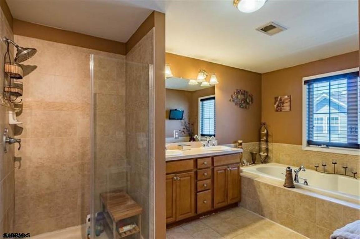 Egg Harbor Township, New Jersey 08234, United States, 3 Bedrooms Bedrooms, ,4 BathroomsBathrooms,Residential,Active,64546