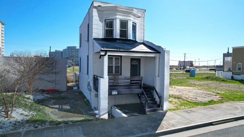 Homes For Rent - 203 S Metropolitan Ave<br/> Atlantic County, Atlantic City, NJ 08401