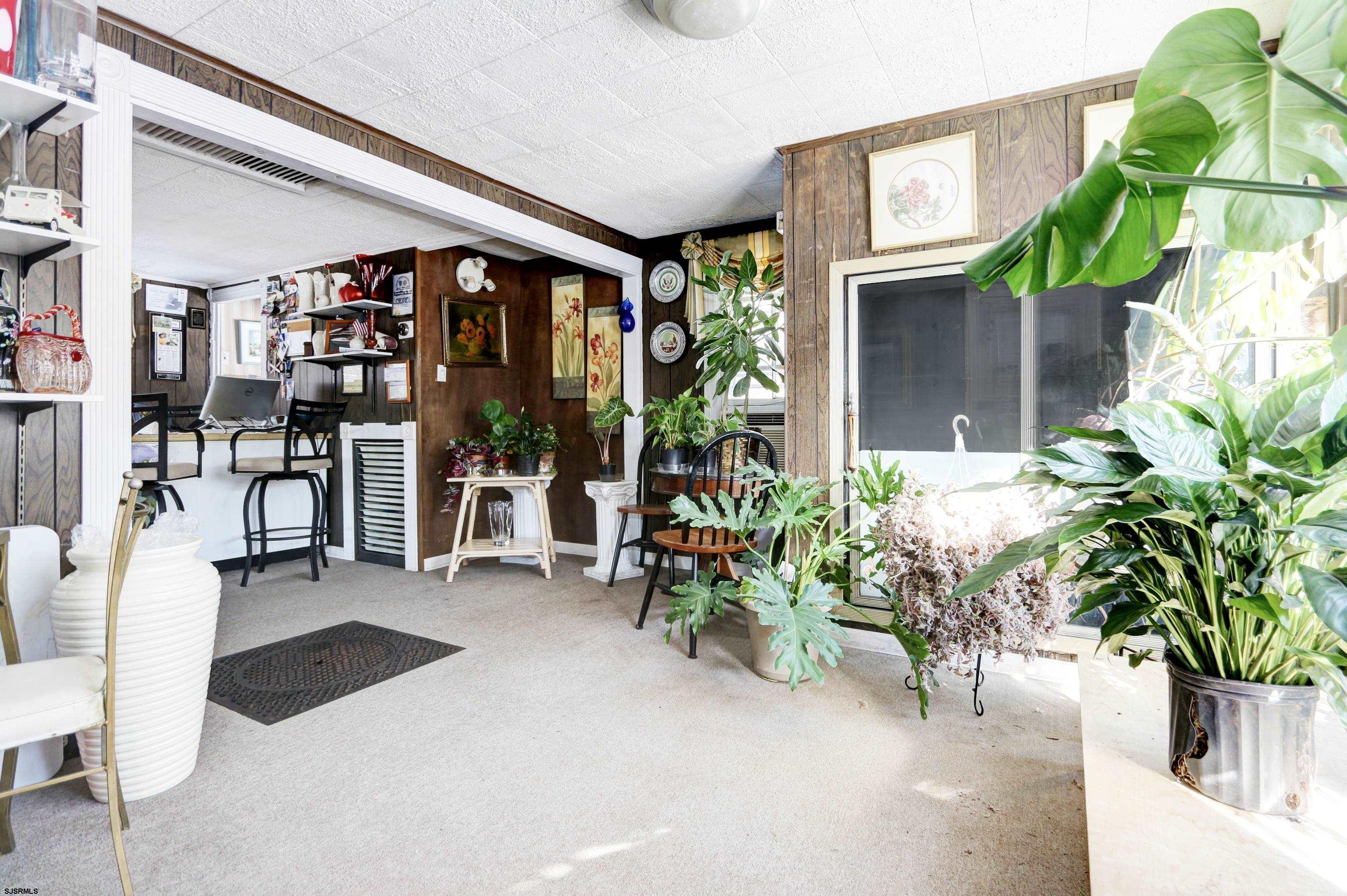 717 S 6th