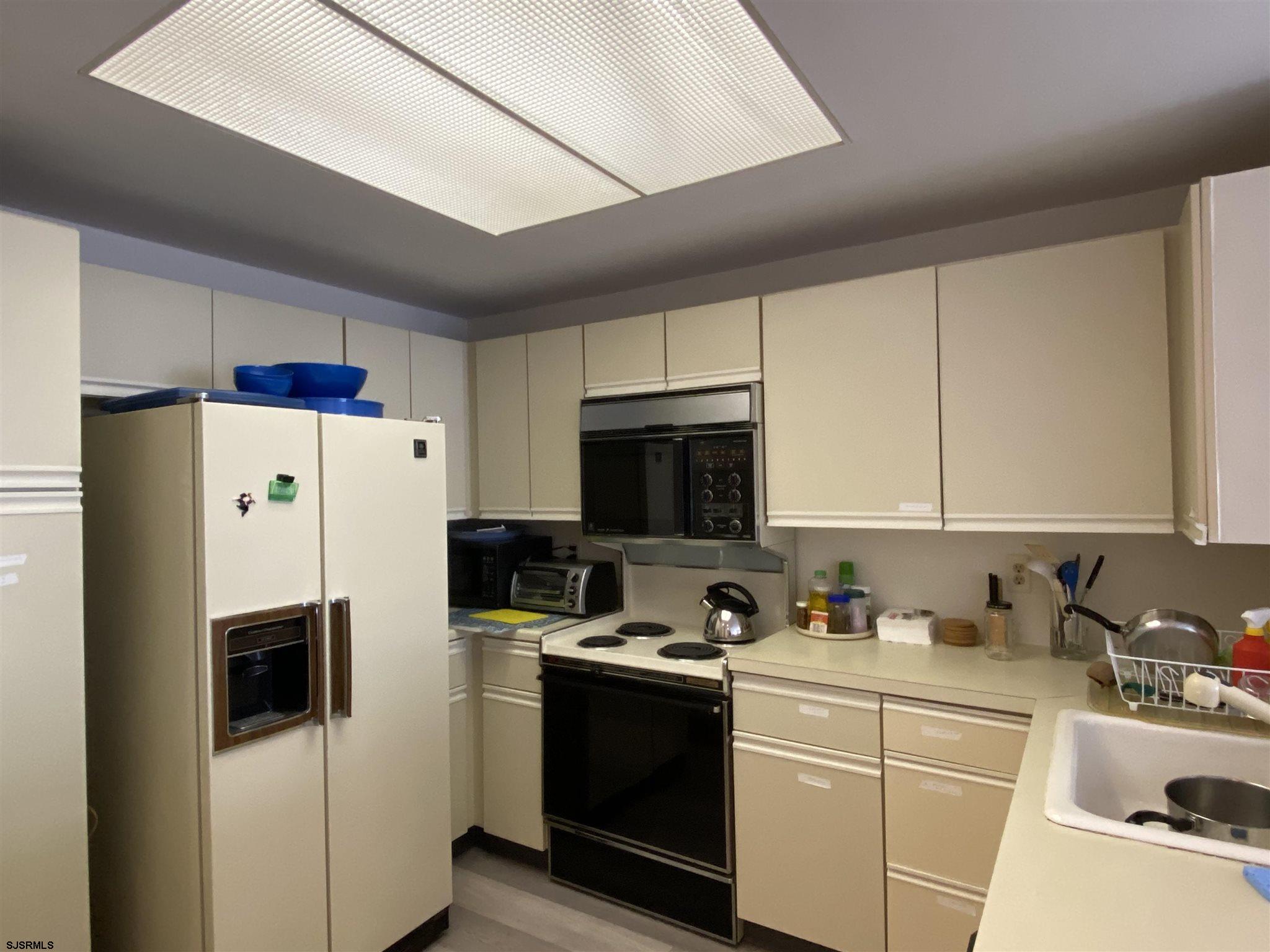 Atlantic City, New Jersey 08401, United States, 1 Bedroom Bedrooms, ,2 BathroomsBathrooms,Residential,Active,197360