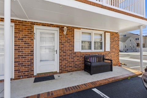 Apartment For Rent - 21 S Monroe Ave<br/> Margate, NJ 08402