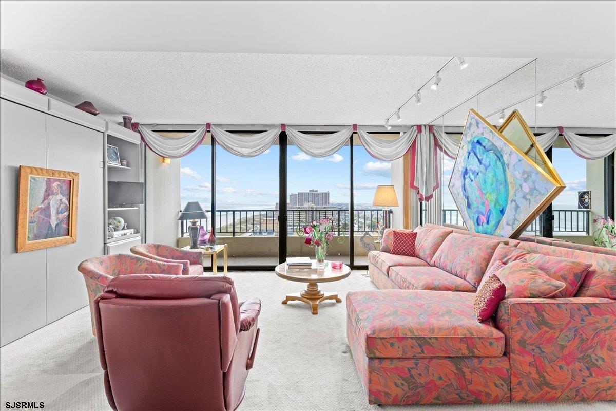 Atlantic City, New Jersey 08401, United States, 2 Bedrooms Bedrooms, ,2 BathroomsBathrooms,Residential,Pending,43599