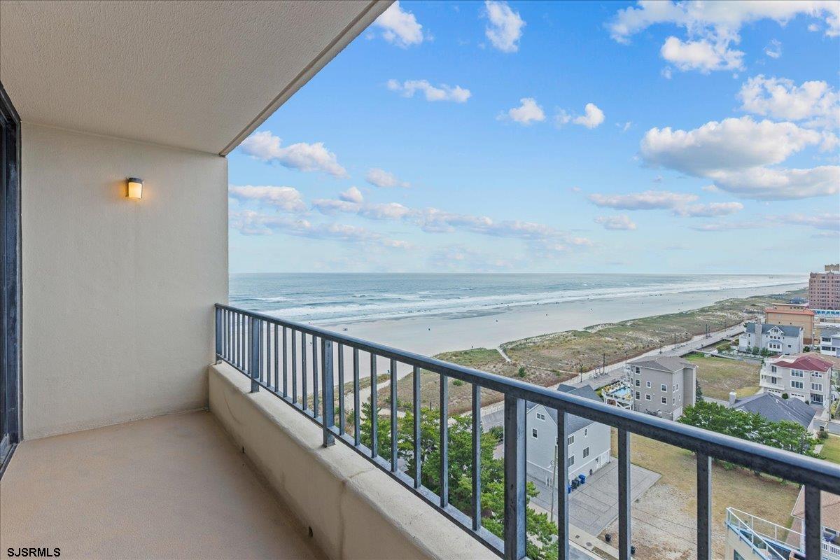 Atlantic City, New Jersey 08401, United States, 2 Bedrooms Bedrooms, ,2 BathroomsBathrooms,Residential,Pending,43599