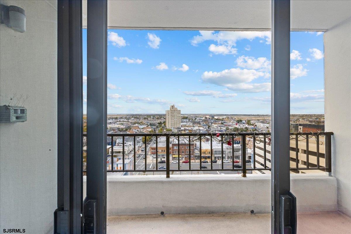 Atlantic City, New Jersey 08401, United States, 2 Bedrooms Bedrooms, ,2 BathroomsBathrooms,Residential,Pending,43599