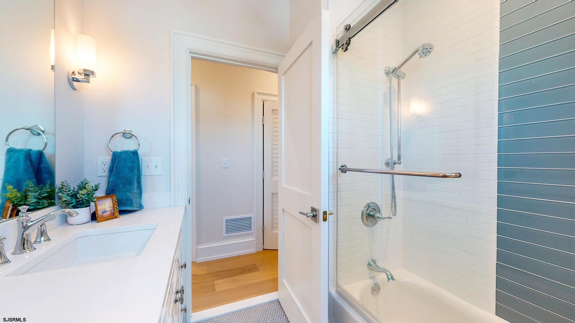 Ocean City, New Jersey 08226, United States, 3 Bedrooms Bedrooms, ,2 BathroomsBathrooms,Residential,Pending,193999