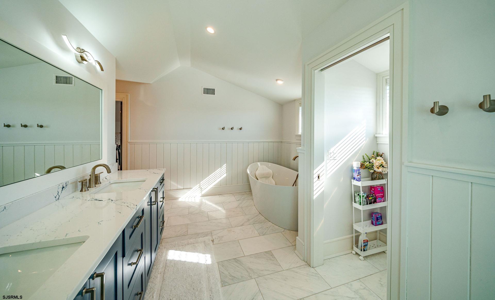 Ocean City, New Jersey 08226, United States, 6 Bedrooms Bedrooms, ,7 BathroomsBathrooms,Residential,Active,86872