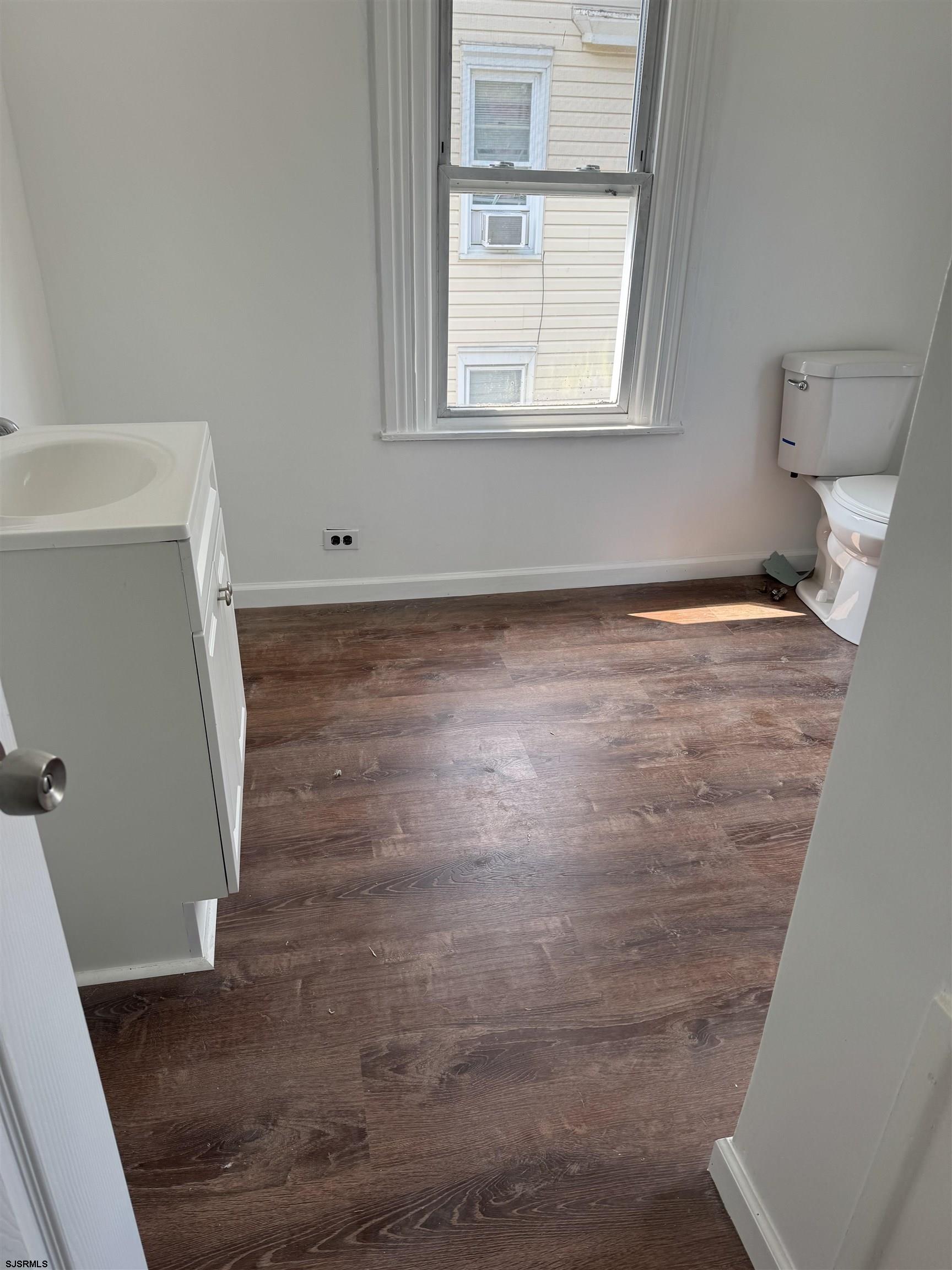 Penns Grove Borough, New Jersey 08069, United States, 3 Bedrooms Bedrooms, ,2 BathroomsBathrooms,Residential,Active,157383