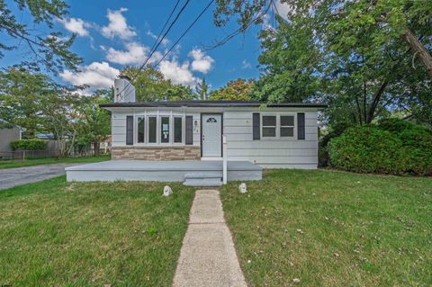 Photo of 25 Robin Road, Egg Harbor Township, NJ 08234 (MLS # 601895)