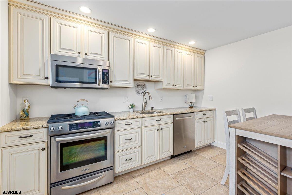 Atlantic City, New Jersey 08401, United States, 8 Bedrooms Bedrooms, ,5 BathroomsBathrooms,Residential,Active,86207