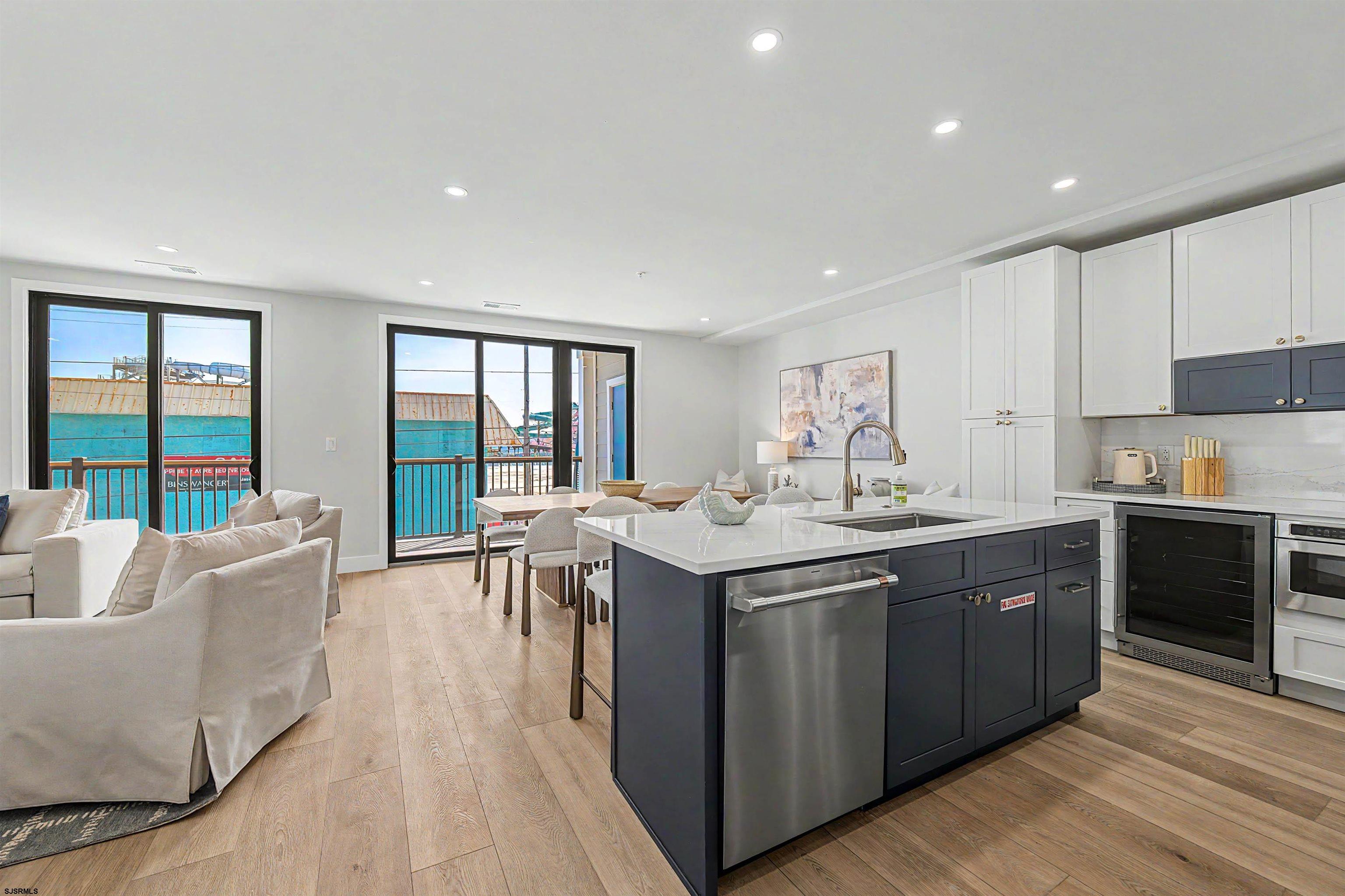 323 E Oak 101