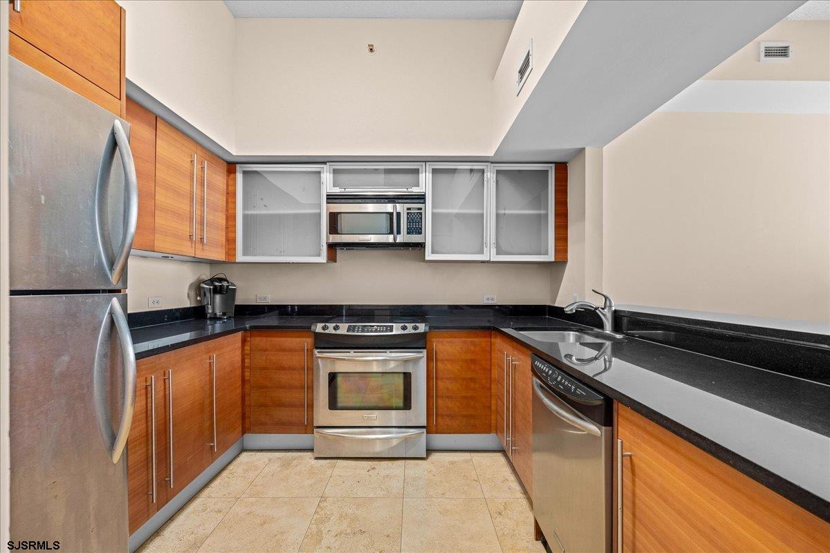 Atlantic City, New Jersey 08401, United States, 2 Bedrooms Bedrooms, ,2 BathroomsBathrooms,Residential,Active,228958