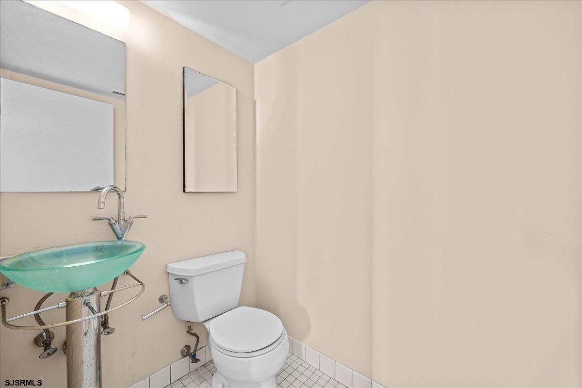 Atlantic City, New Jersey 08401, United States, 2 Bedrooms Bedrooms, ,2 BathroomsBathrooms,Residential,Active,228958