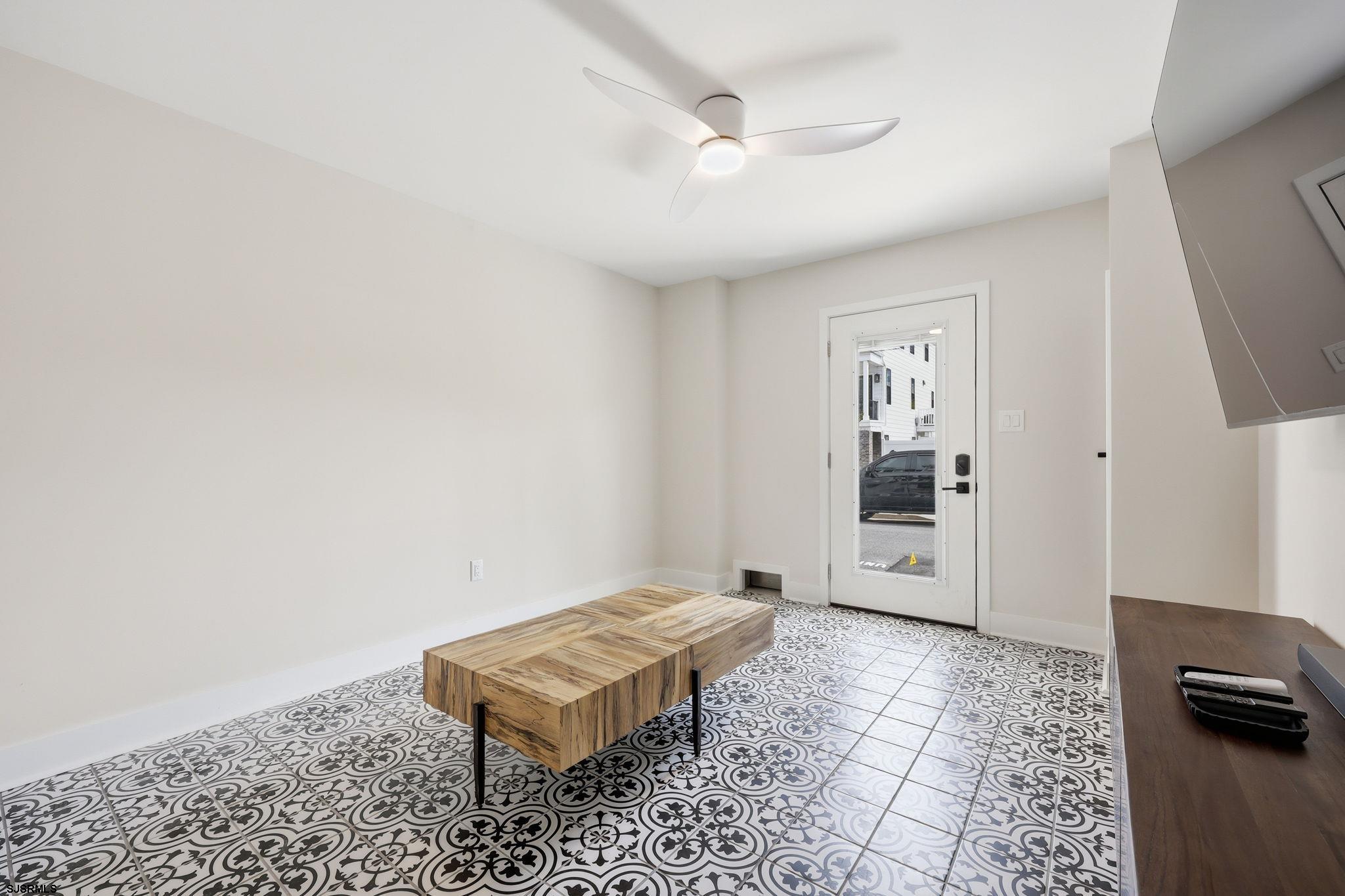 100 N Monroe Ave