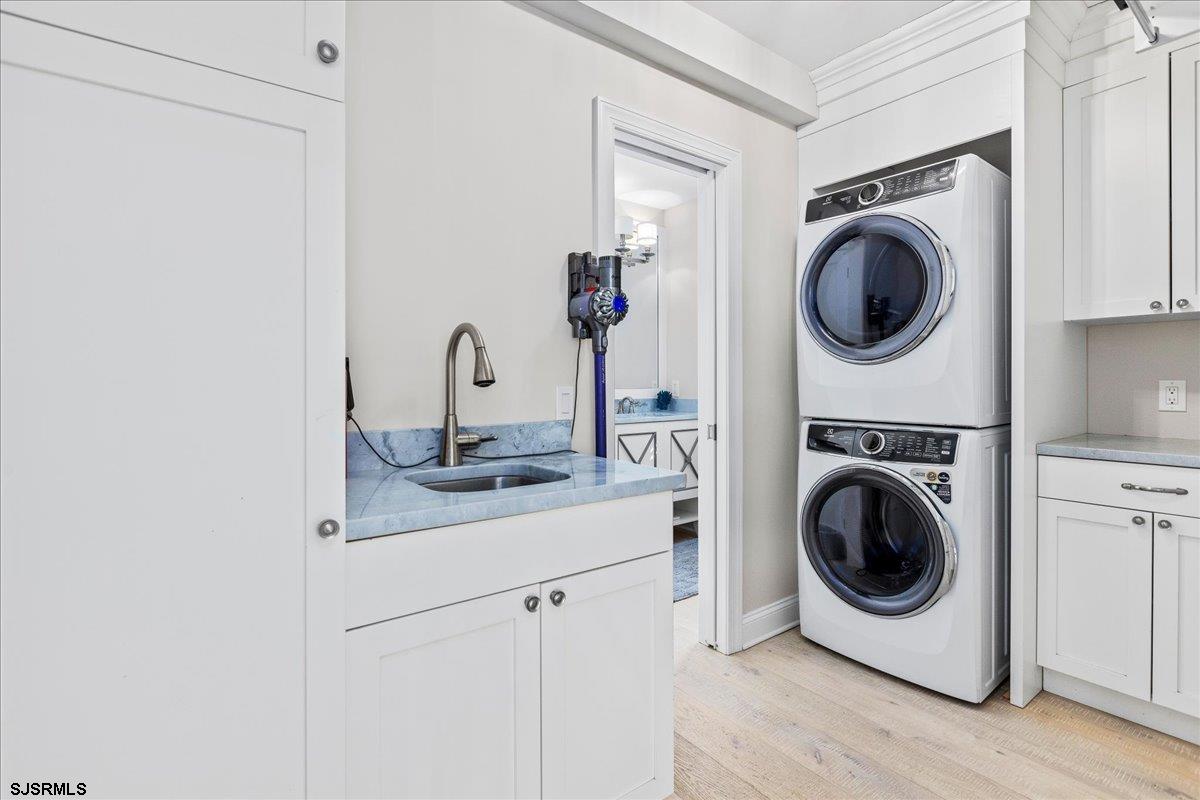 Margate, New Jersey 08402, United States, 5 Bedrooms Bedrooms, ,4 BathroomsBathrooms,Residential,Active,223022