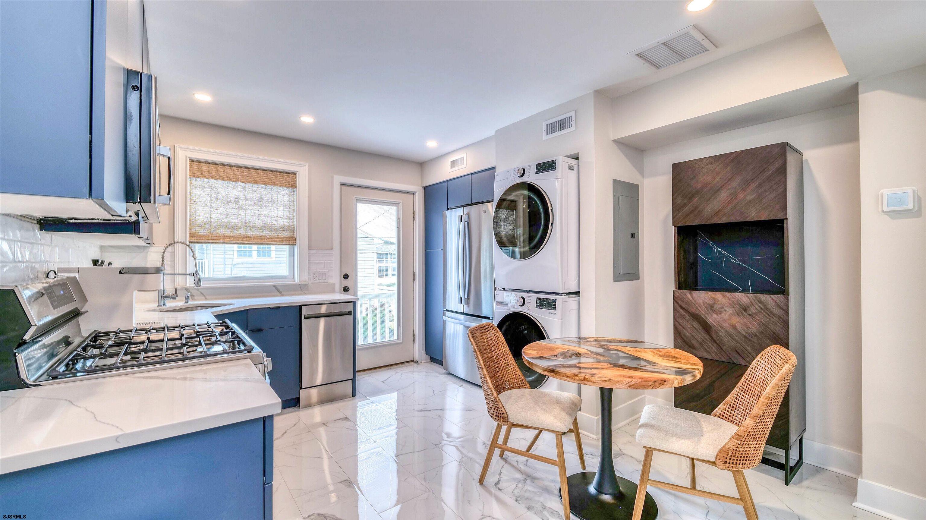 Margate, New Jersey 08402, United States, 2 Bedrooms Bedrooms, ,2 BathroomsBathrooms,Residential,Active,228494